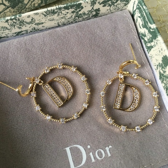 Earrings - Picture 1 of 4